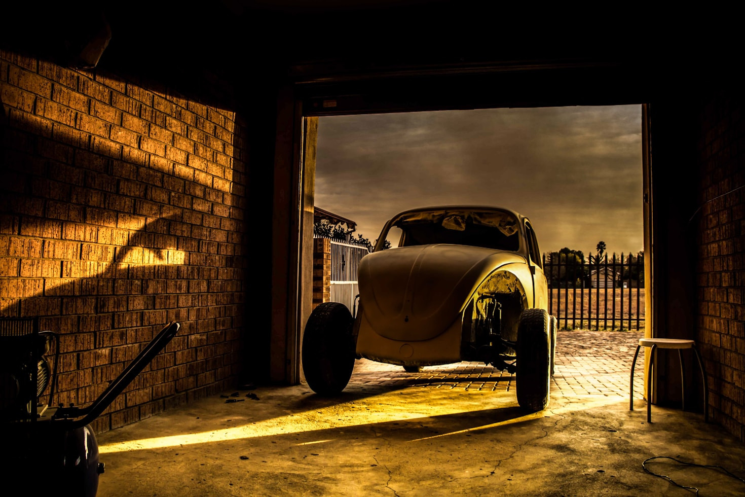 How Custom Painting Enhances Your Vehicle’s Appeal